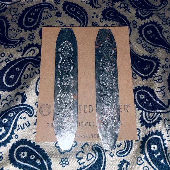 Twisted Silver earrings - Picture 7 of 7